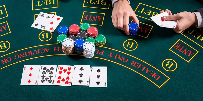 Tìm hiểu về đánh bài online